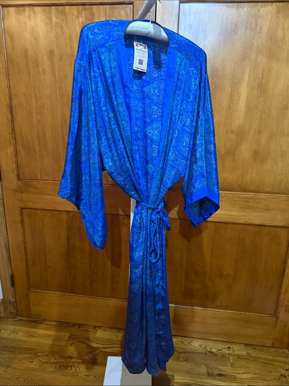NWT silk Blue Paisley Robe - Women’s Tie-Waist Sleepwear